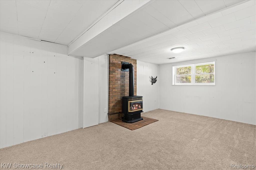 2370 Roselawn Street, Wolverine Lake, MI 48390 — Photo 13