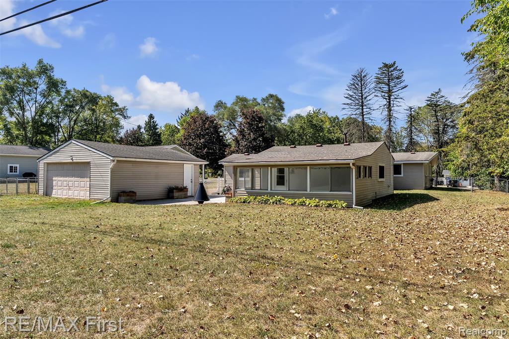 5052 Mary Sue Avenue, Clarkston, MI — Photo 27