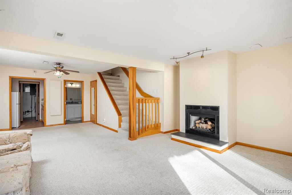 48041 BAYSHORE Drive, Belleville, MI 48111 — Photo 17