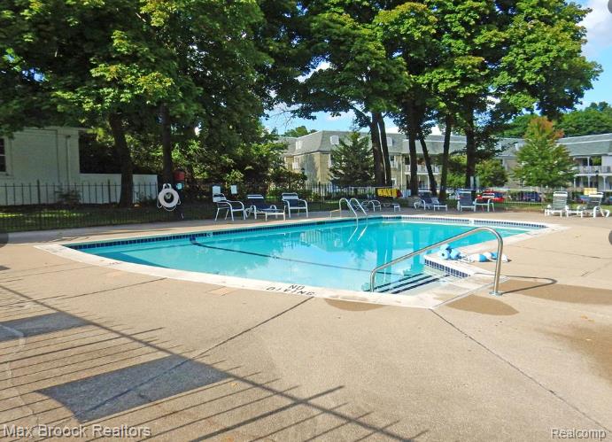 42160 Woodward Avenue, 42, Bloomfield Hills, MI 48304 — Photo 21