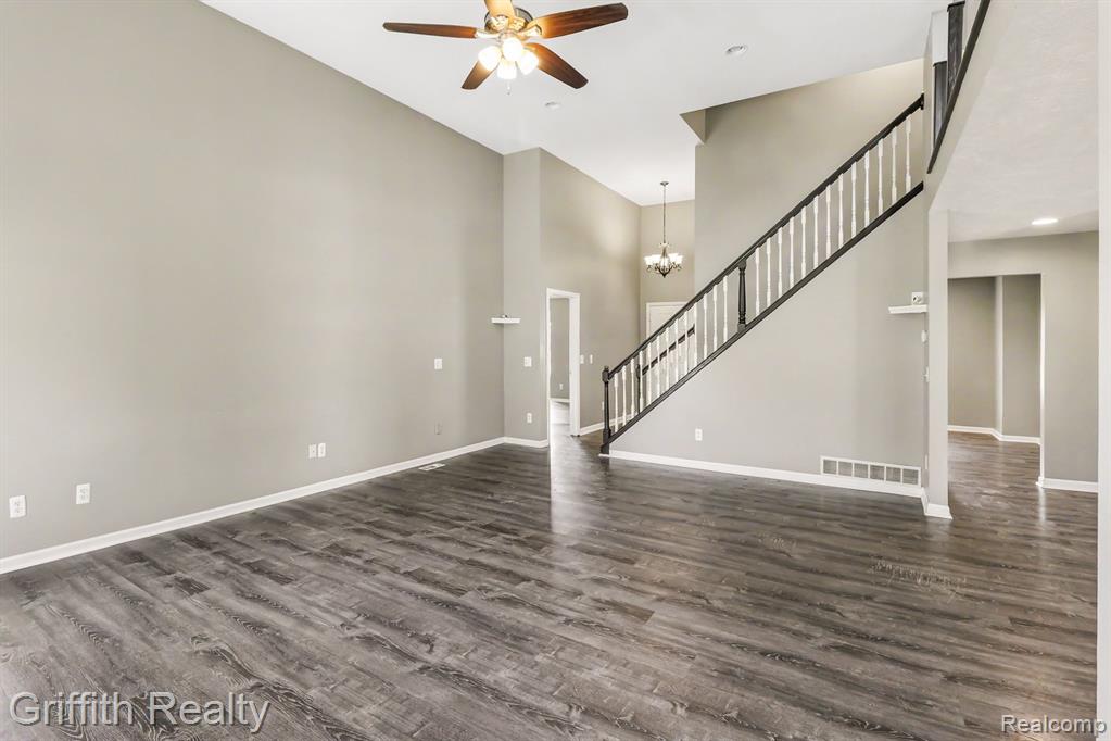 7055 Augustine Court, Fenton, MI 48430 — Photo 3