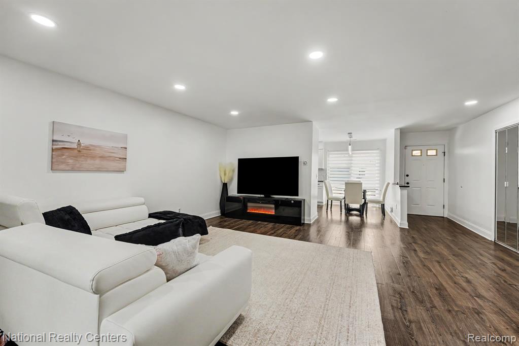 45277 Universal Court, Utica, MI 48317 — Photo 4