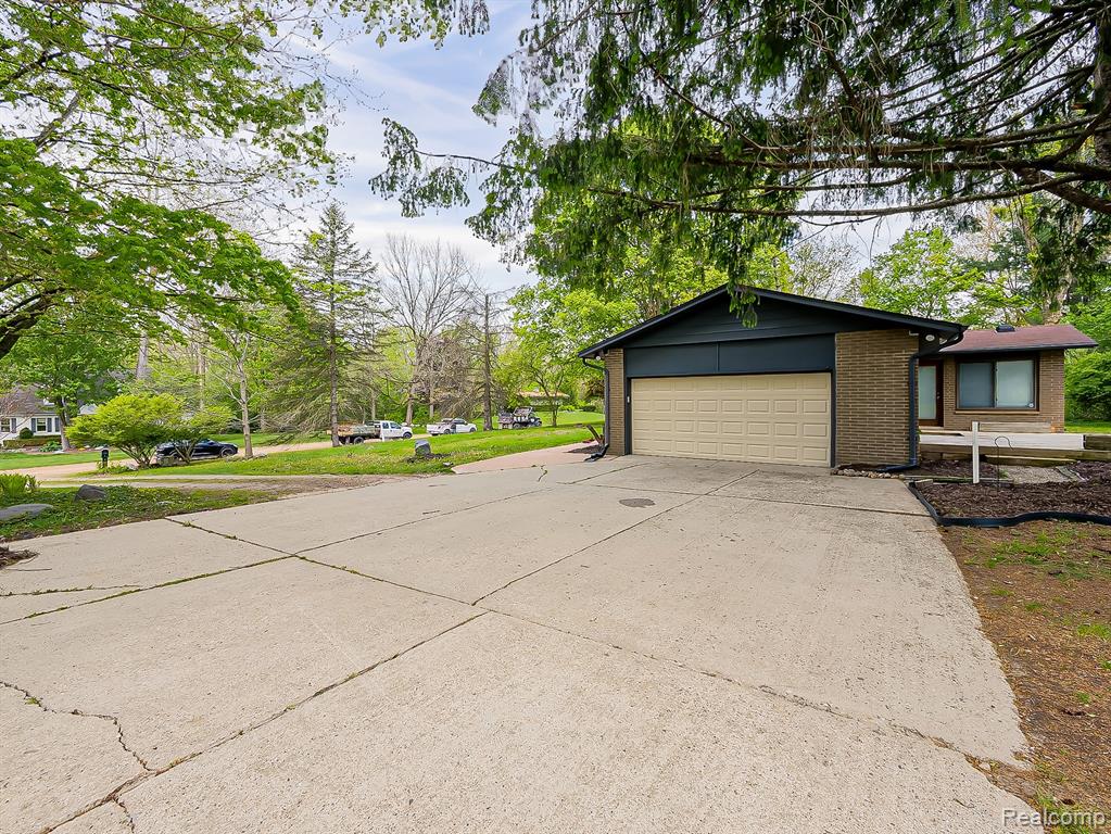 7580 Thornwood Street, Canton, MI 48187 — Photo 13