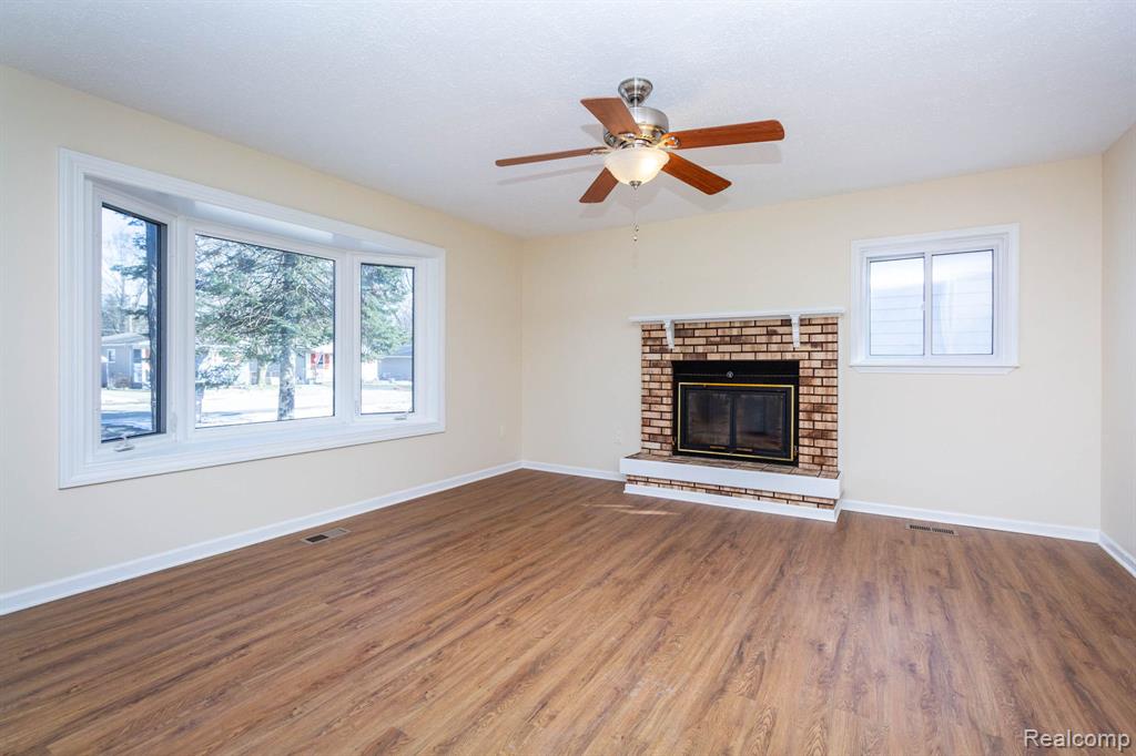 8850 Janis Street, Shelby Twp, MI 48317 — Photo 6