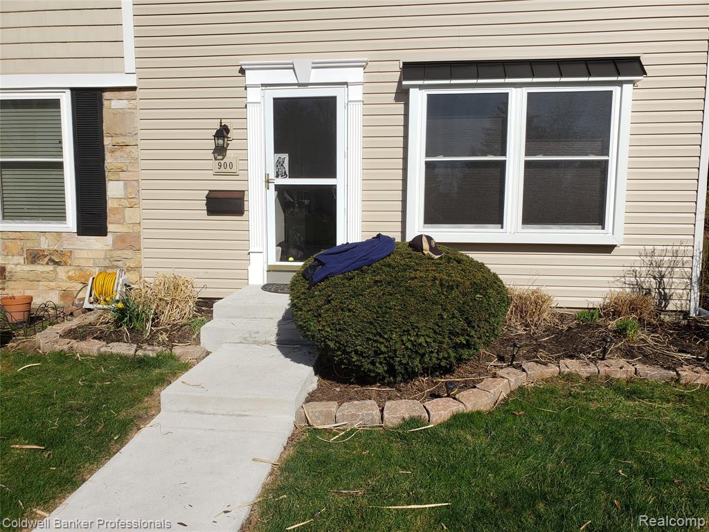 900 Little Hill Court, Rochester Hills, MI 48307 — Photo 3