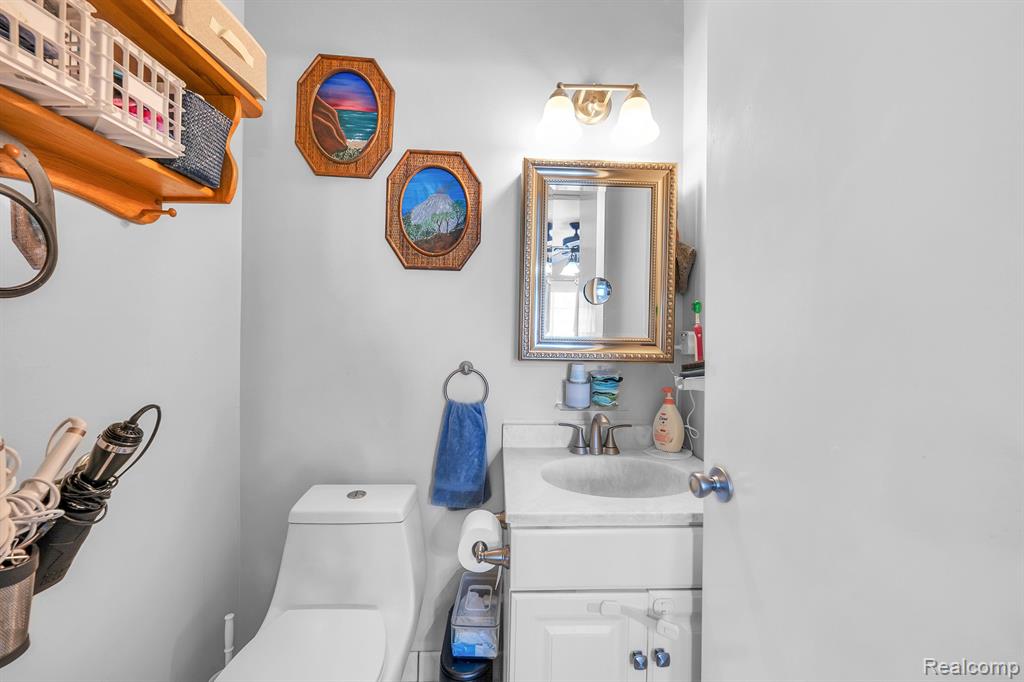 9921 ALLEN POINTE Drive, Allen Park, MI 48101 — Photo 23