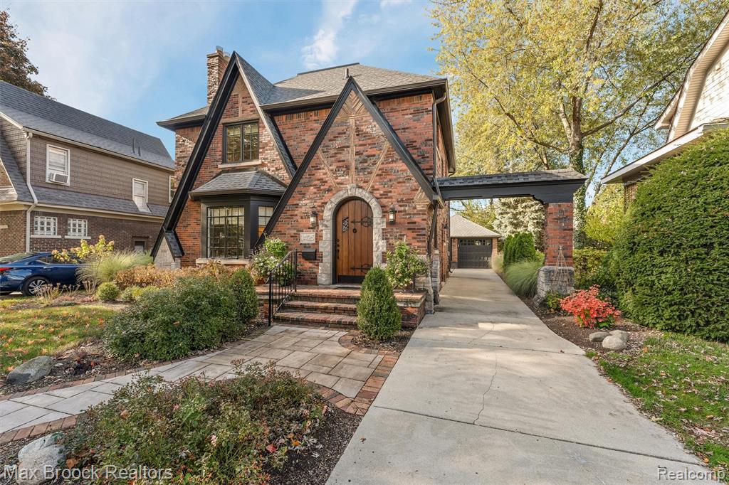 1425 Bedford Road, Grosse Pointe Park, MI 48230 — Photo 2
