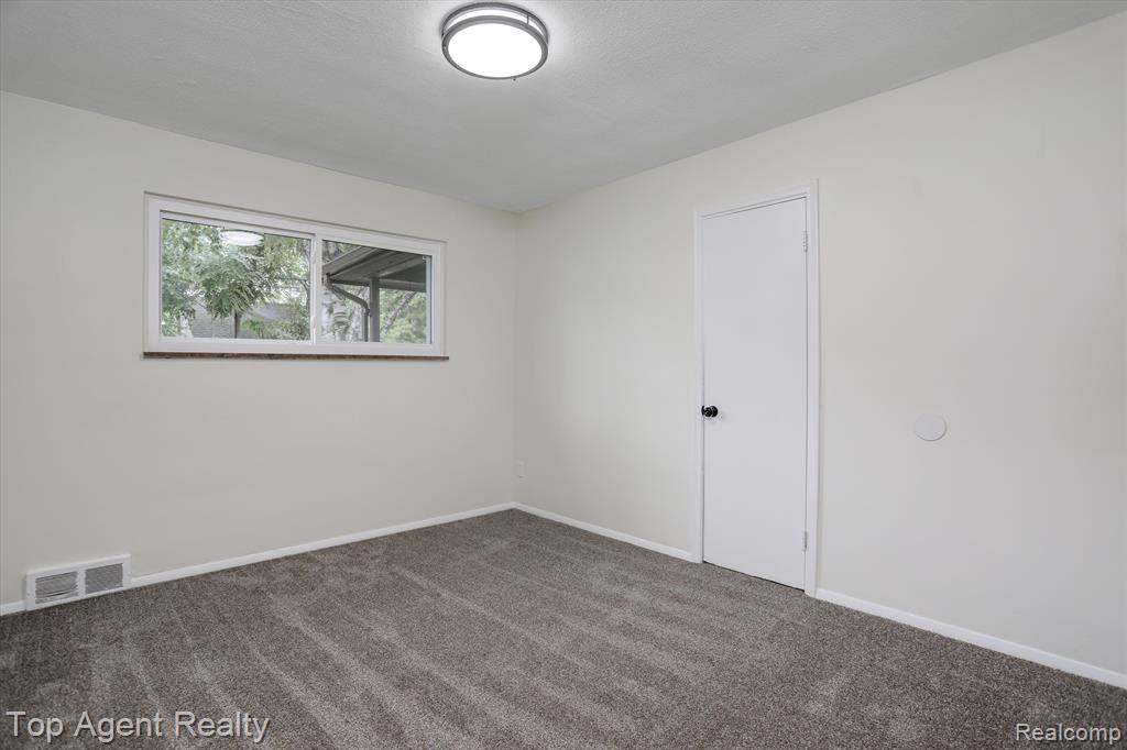 7206 YACHT Avenue, Warren, MI 48091 — Photo 14