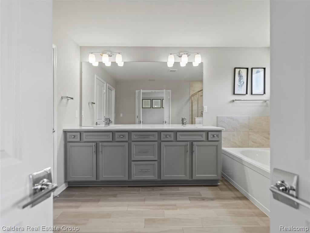 4132 Walcott Drive, Lake Orion, MI — Photo 42