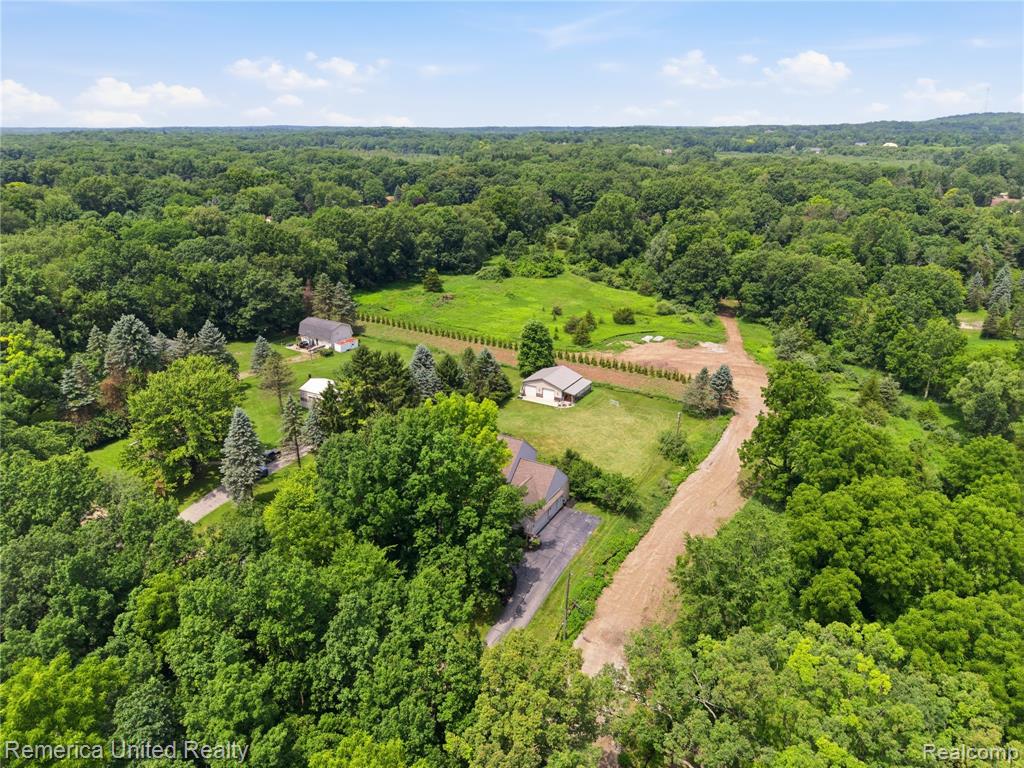 12825 Larkins Road, Brighton, MI 48114 — Photo 84