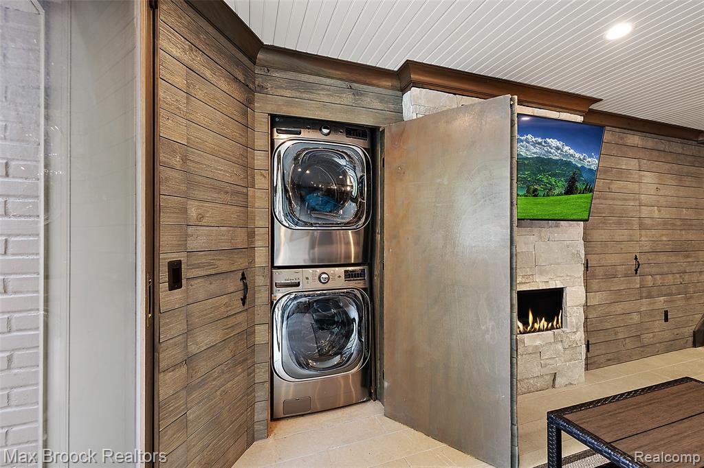 7428 Foxburg Court, Clarkston, MI, 48348