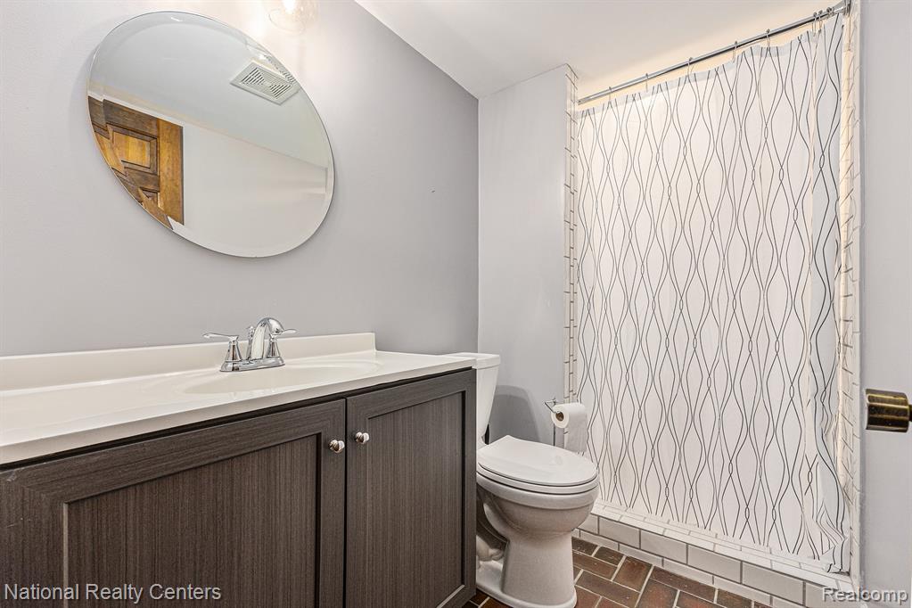 9494 Sashabaw Road, Clarkston, MI 48348 — Photo 31