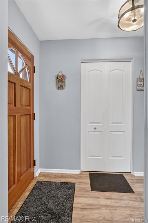 3740 Clintonville Road, Waterford, MI 48329 — Photo 10
