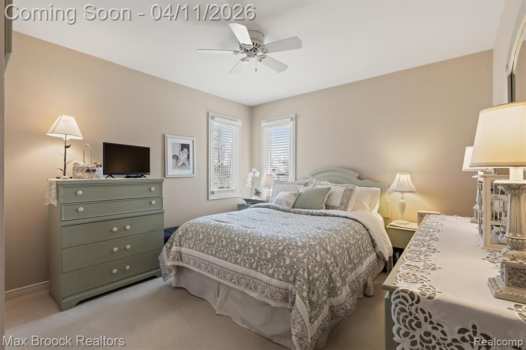 5010 Lake Vista Drive, West Bloomfield, MI 48323 — Photo 17