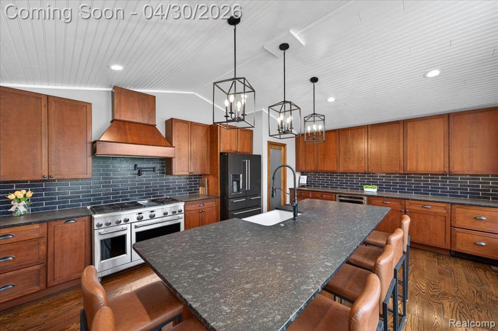3945 N Vanstone Drive, Commerce Twp, MI 48382 — Photo 8