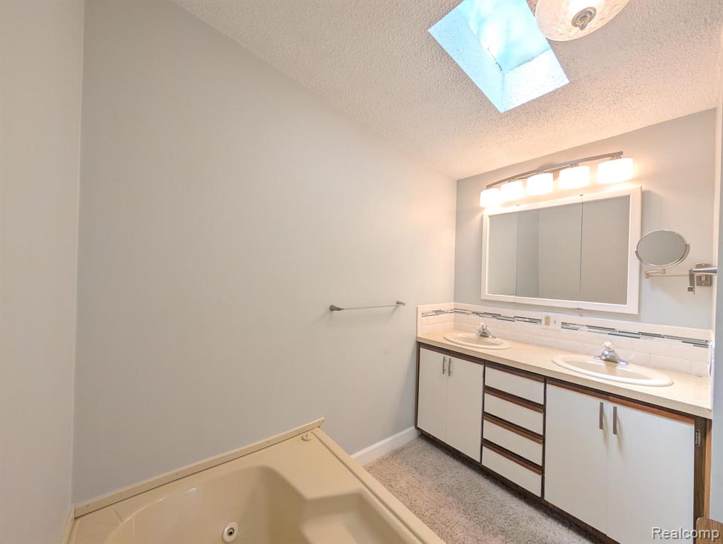 636 Park View, Clio, MI 48420 — Photo 10