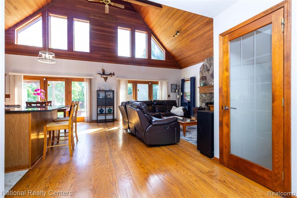 8706 Buckland Drive, South Lyon, MI 48178 — Photo 9