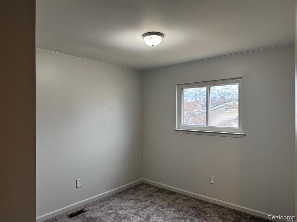 8739 REPUBLIC Avenue, Warren, MI 48089 — Photo 16