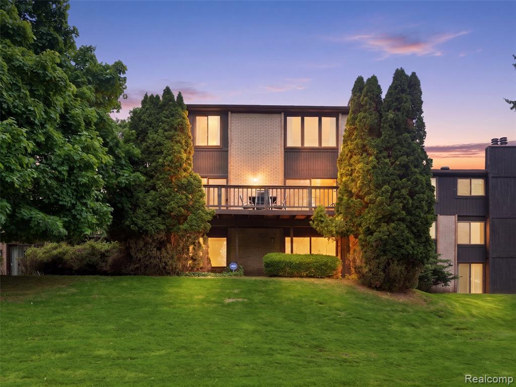 4261 Wabeek Lake Drive S, Bloomfield Hills, MI 48302 — Photo 47
