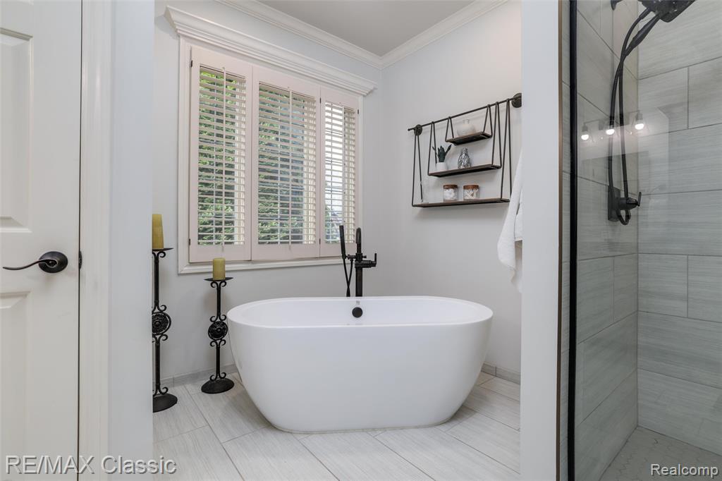 18438 Clairmont Circle E, Northville, MI 48168 — Photo 37