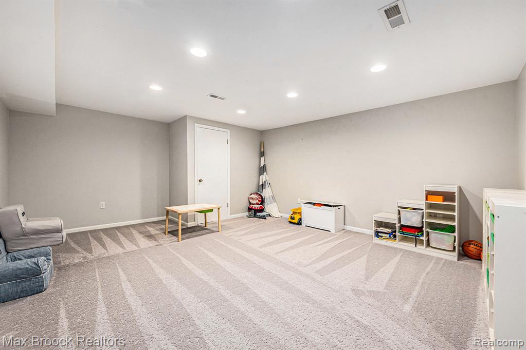4371 Foxpointe Drive, West Bloomfield, MI 48323 — Photo 22