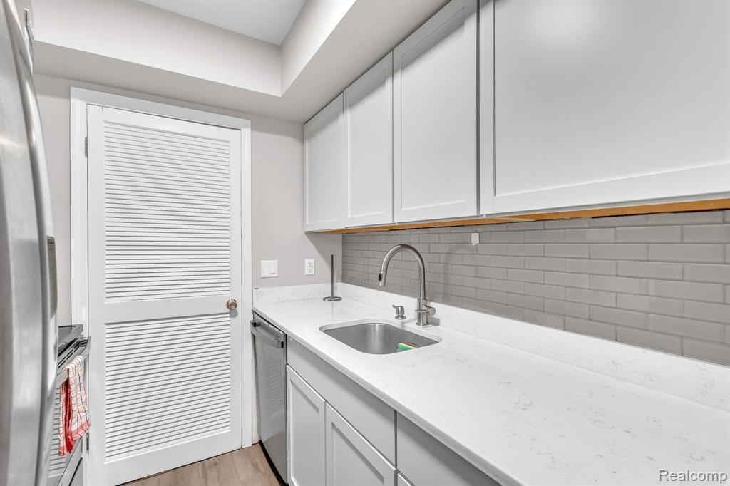 6964 Harvard Lane, Canton, MI 48187 — Photo 14