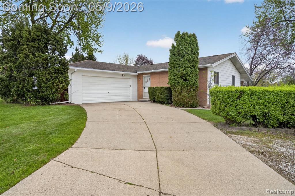 1365 Blue Water Drive, Fenton, MI 48430 — Photo 62
