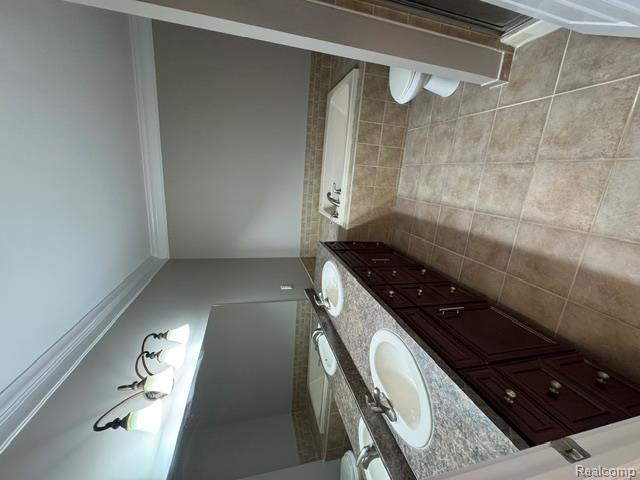 8508 Heywood Circle, Sterling Heights, MI 48312 — Photo 8