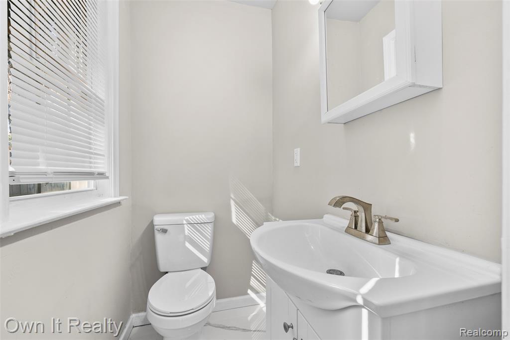 5275 Three Mile Drive, Detroit, MI 48224 — Photo 27