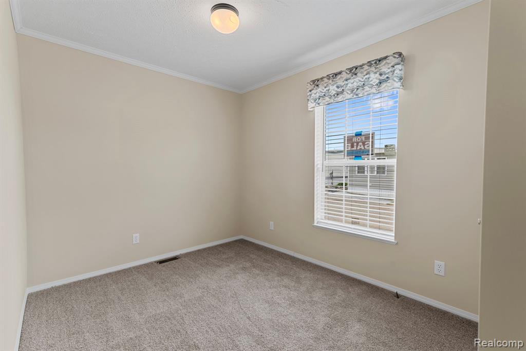 11055 Silver View Court, South Lyon, MI 48178 — Photo 13