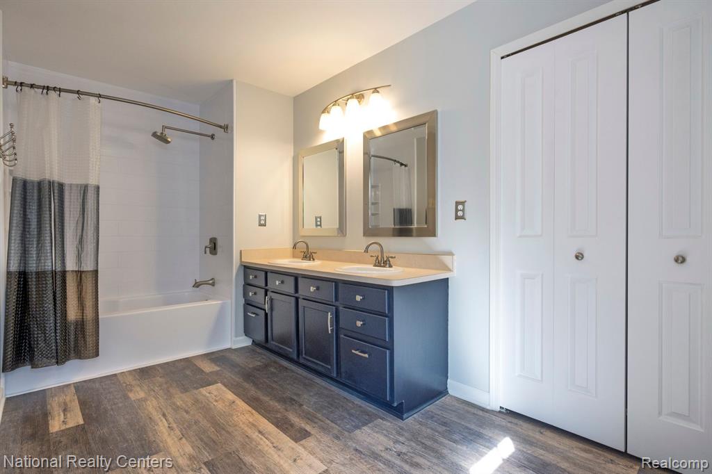 693 ABBINGTON Court, Howell, MI 48843 — Photo 23