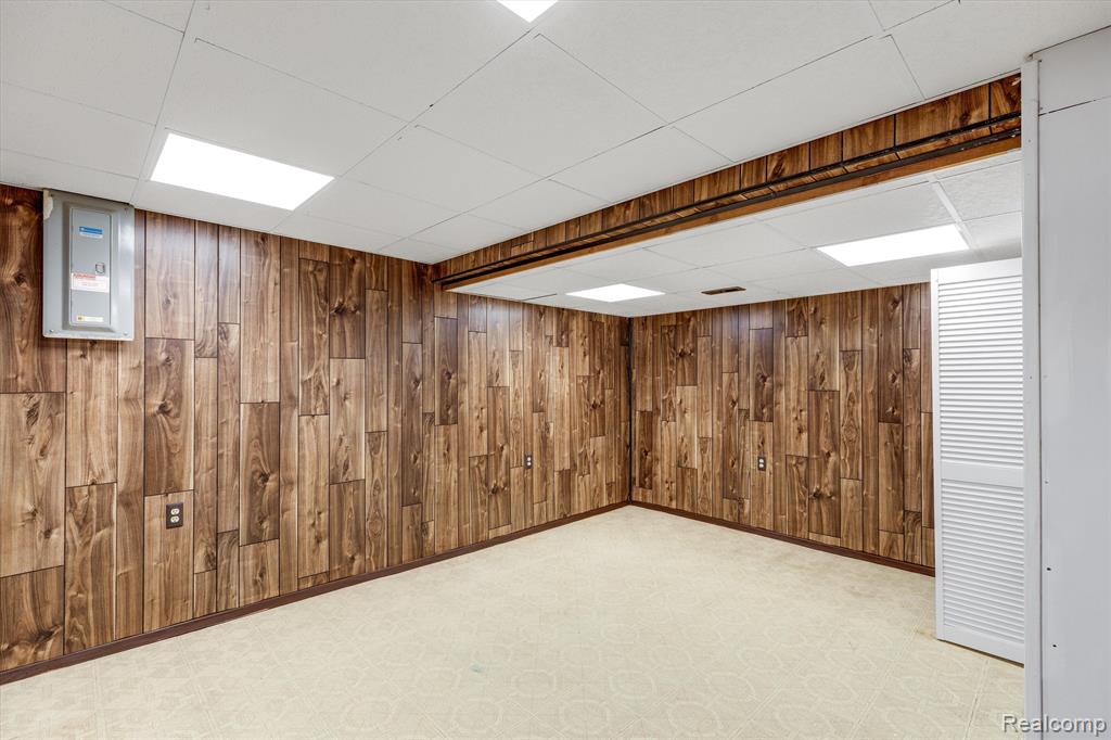 40160 NEWPORT Drive, Plymouth, MI 48170 — Photo 28