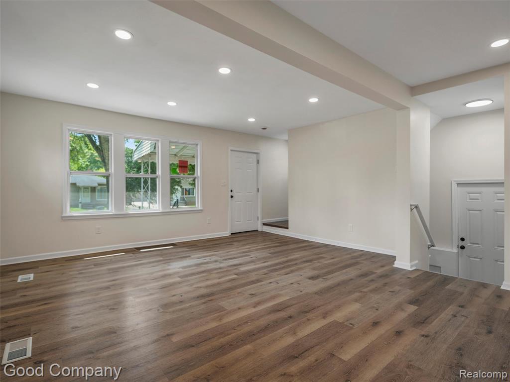 94 W Evelyn Avenue, Hazel Park, MI 48030 — Photo 4