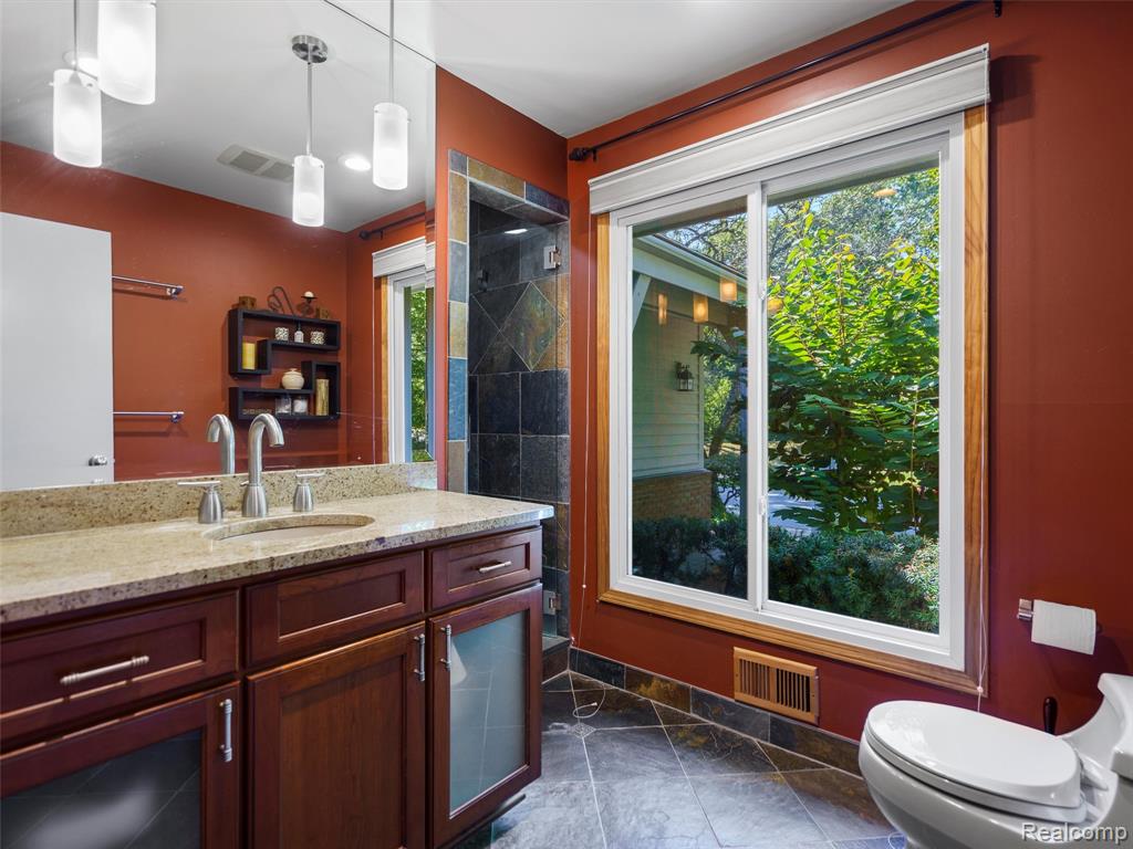 4351 Queens Way, Bloomfield Hills, MI 48304 — Photo 24