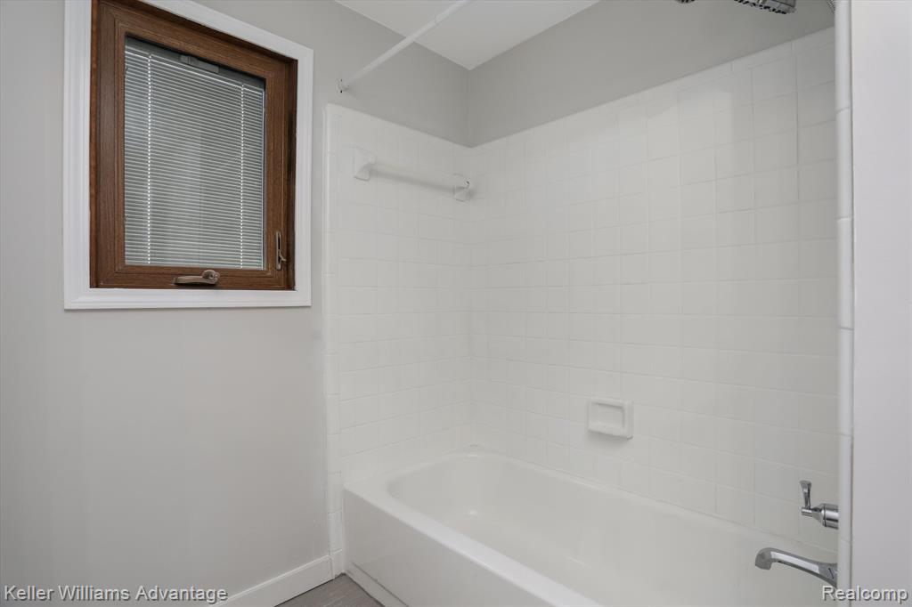 46671 BARRINGTON, Plymouth, MI 48170 — Photo 29