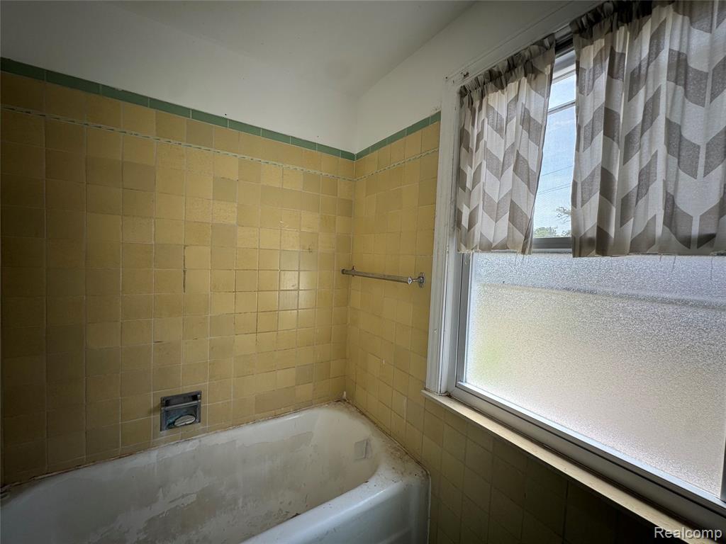 9710 Courville Street, Detroit, MI 48224 — Photo 17
