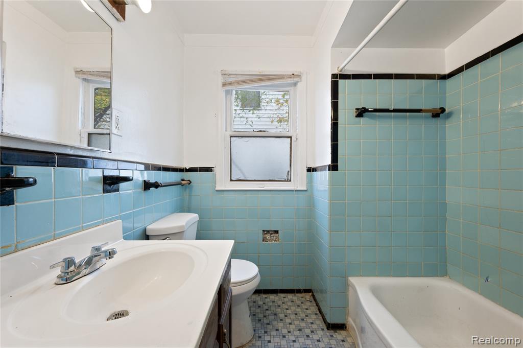 8674 Pierson Street, Detroit, MI 48228 — Photo 24