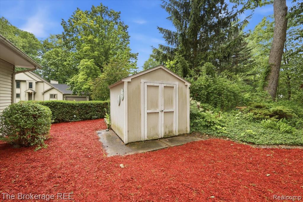 5639 Cross Village Road, Grand Blanc, MI 48439 — Photo 7