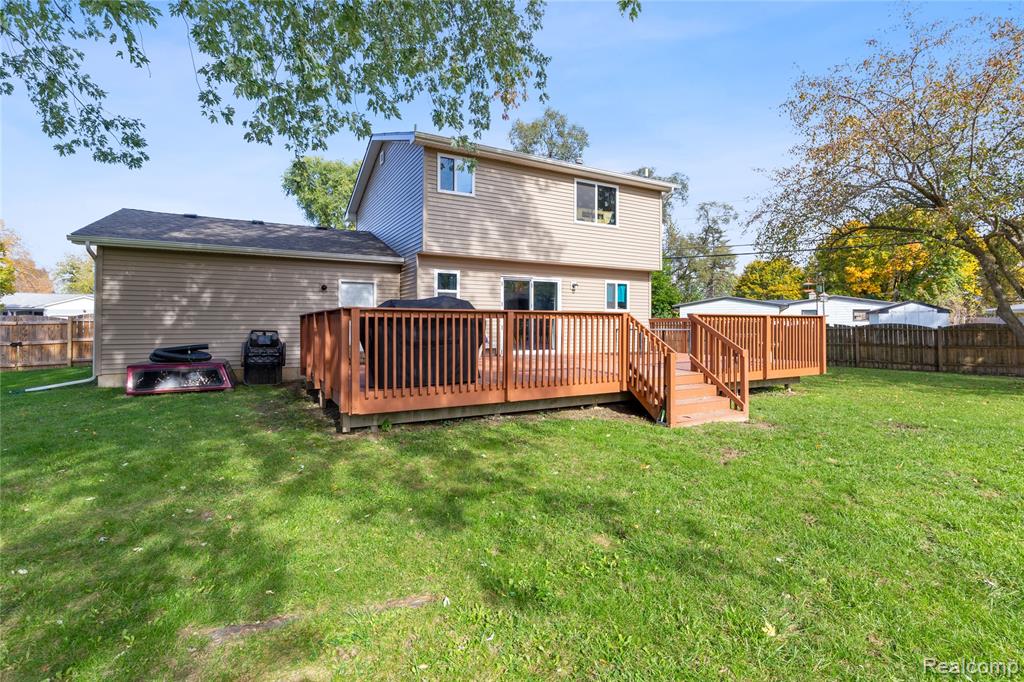 5423 Meadowcrest Drive, Flint, MI 48532 — Photo 29