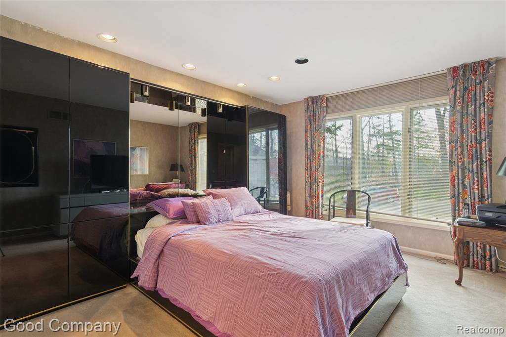 5104 Woodcliff Hill Road W, West Bloomfield, MI 48323 — Photo 35