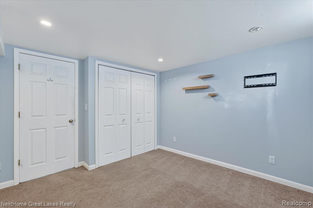 819 Southwood Drive, Fenton, MI 48430 — Photo 27