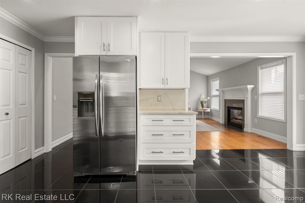 8948 RHODE Drive, Shelby Twp, MI 48317 — Photo 9