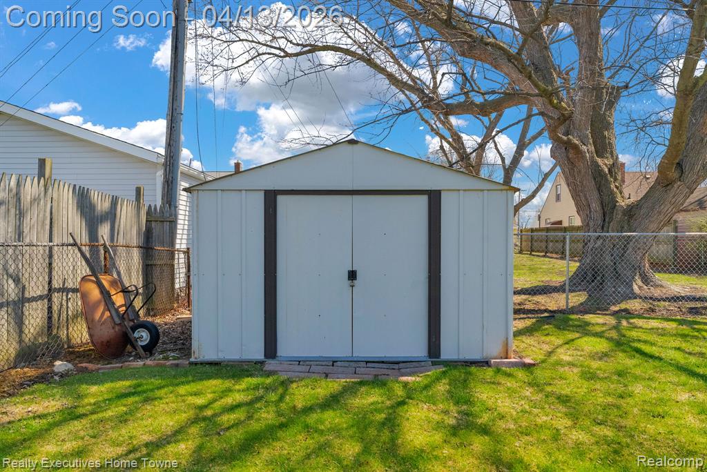 29940 John J Street, Roseville, MI 48066 — Photo 43