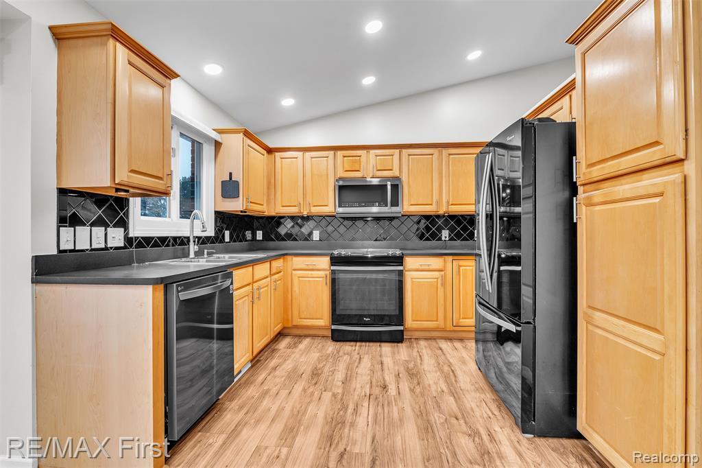 47179 Southern Cross Drive, Macomb, MI 48044 — Photo 10