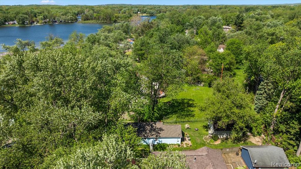 4886 Filer Street, Waterford, MI 48328 — Photo 13