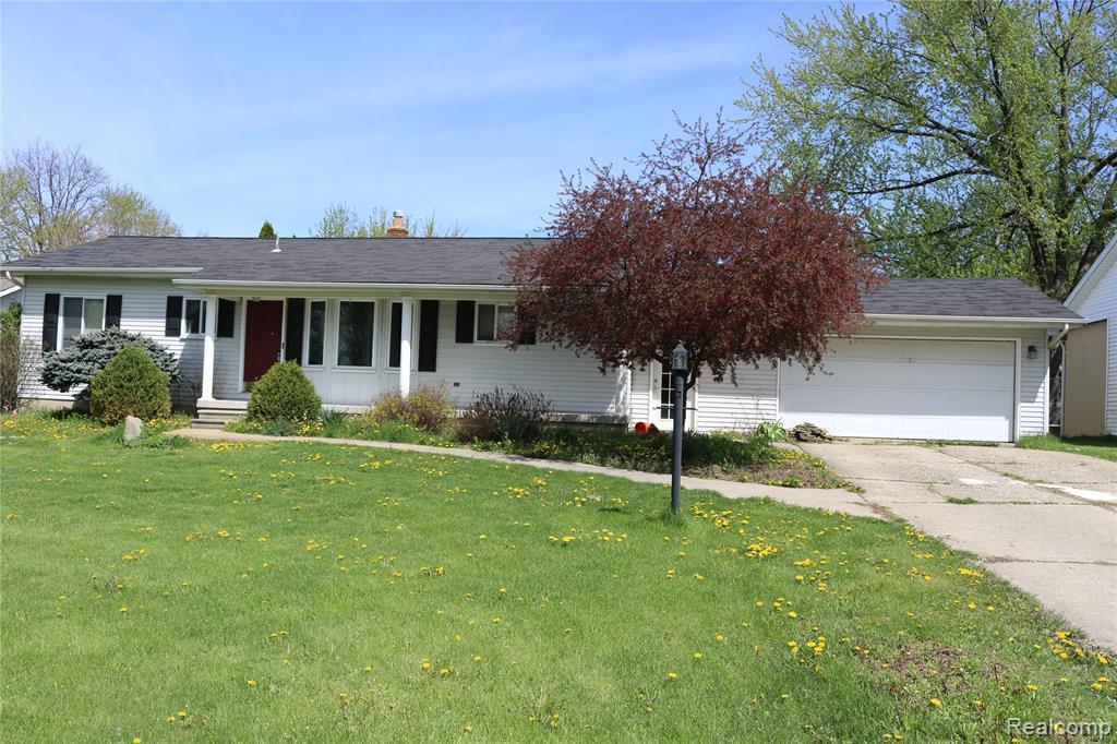 1073 Sarah Street, Grand Blanc, MI 48439