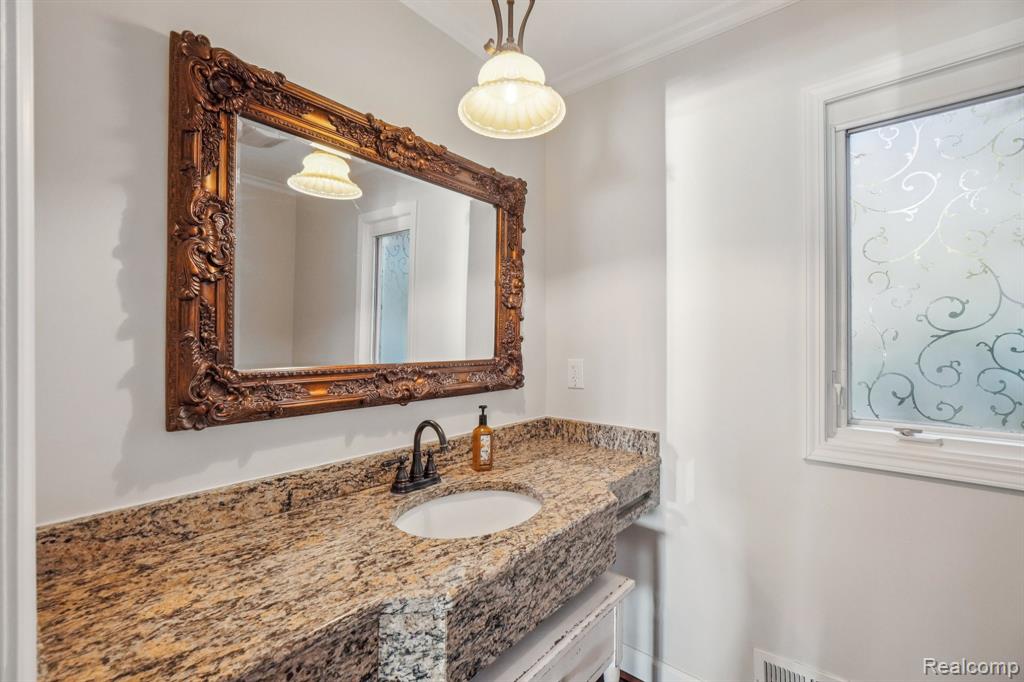 4123 Windiate Park Drive, Waterford, MI 48329 — Photo 39