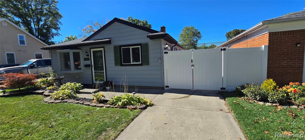 4620 Katherine Street, Dearborn Heights, MI 48125 — front exterior