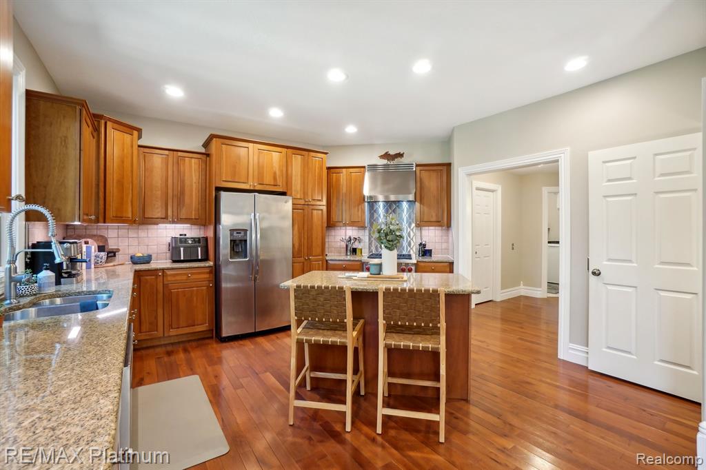 4657 Lakeshire Drive, Howell, MI 48843 — Photo 14