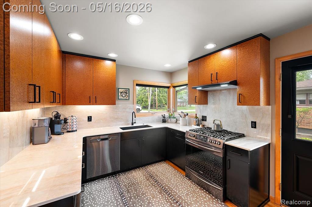 16933 Lauderdale Avenue, Beverly Hills, MI 48025 — Photo 12